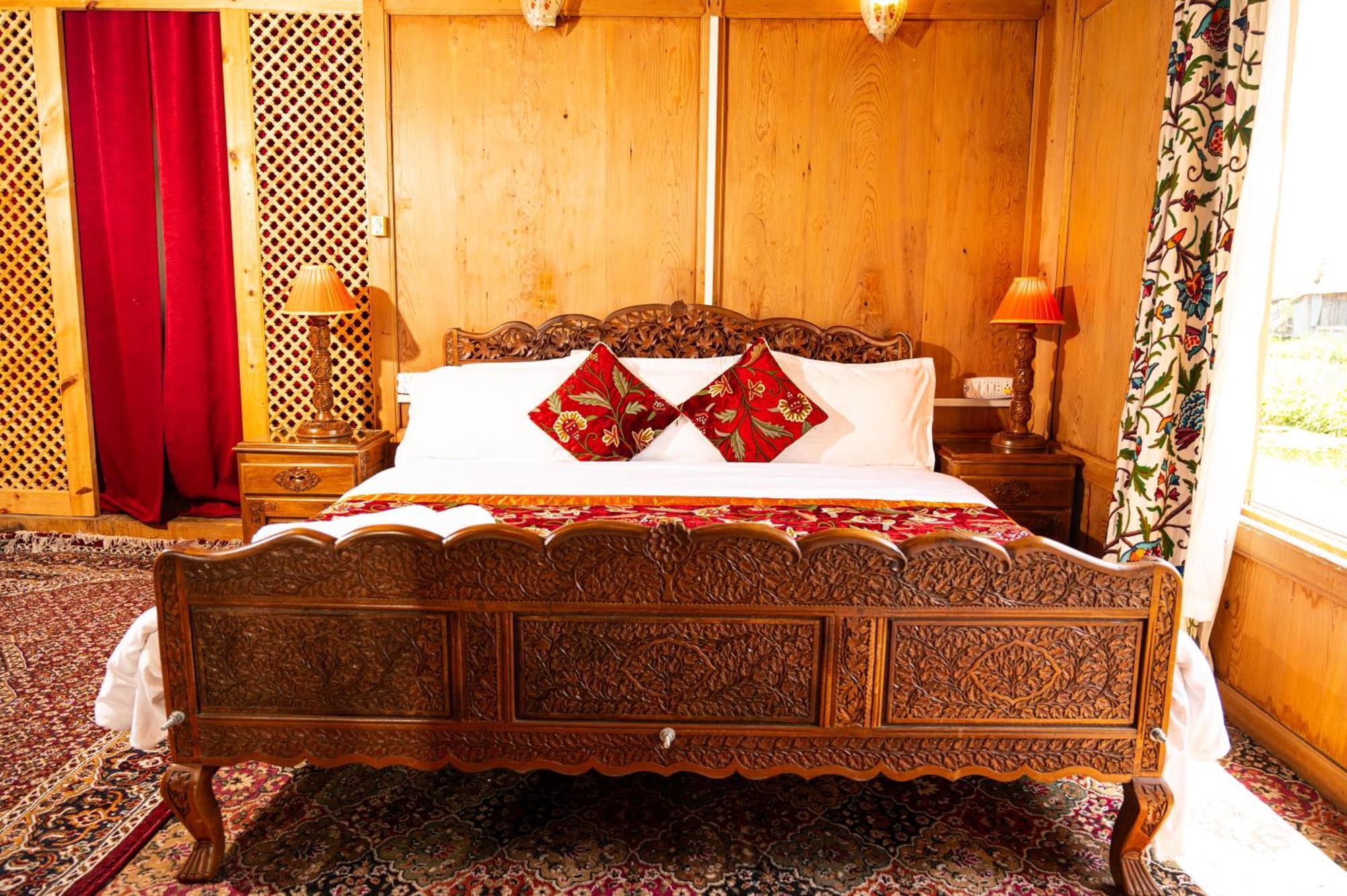 Golden Flower Heritage Houseboat Hotel Nagin Bagh Luaran gambar